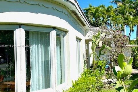 Casa en venta en Miami Beach, Florida, 3 dormitorios, 186.83 m2 № 1940773 - foto 3