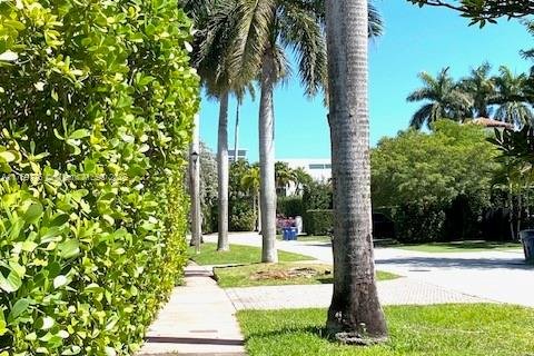 Casa en venta en Miami Beach, Florida, 3 dormitorios, 186.83 m2 № 1940773 - foto 18