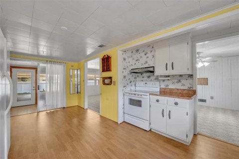House in Eustis, Florida 2 bedrooms, 118.91 sq.m. № 1919551 - photo 27
