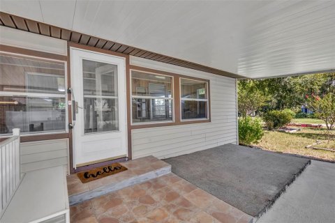 House in Eustis, Florida 2 bedrooms, 118.91 sq.m. № 1919551 - photo 16