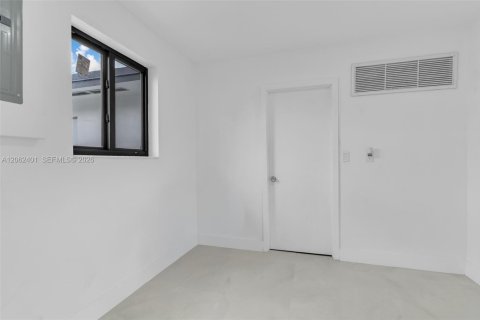 Villa ou maison à vendre à Miami, Floride: 3 chambres, 145.58 m2 № 2254151 - photo 11
