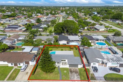 Villa ou maison à vendre à Miami, Floride: 3 chambres, 145.58 m2 № 2254151 - photo 30