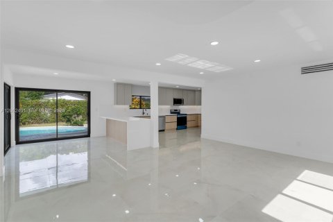 Villa ou maison à vendre à Miami, Floride: 3 chambres, 145.58 m2 № 2254151 - photo 4