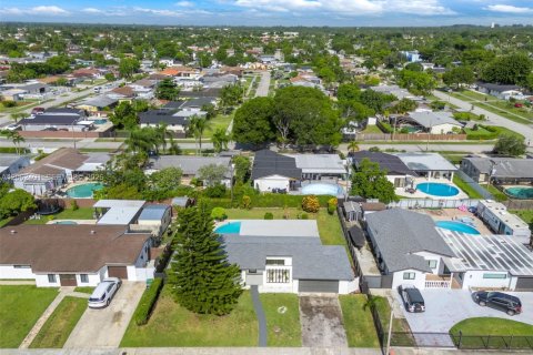Villa ou maison à vendre à Miami, Floride: 3 chambres, 145.58 m2 № 2254151 - photo 29