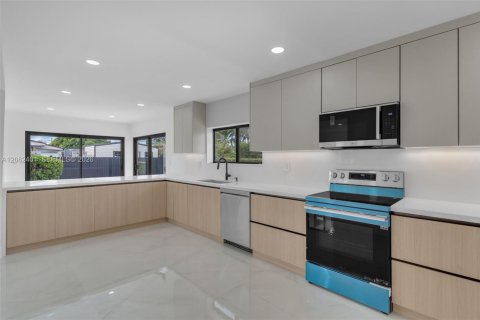 Villa ou maison à vendre à Miami, Floride: 3 chambres, 145.58 m2 № 2254151 - photo 10