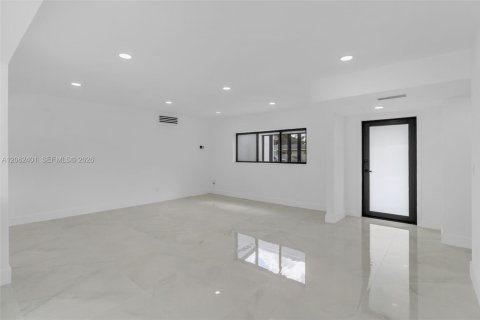 Villa ou maison à vendre à Miami, Floride: 3 chambres, 145.58 m2 № 2254151 - photo 14