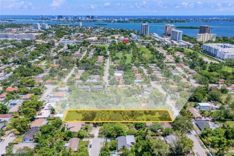 Купить коммерческую недвижимость в Майами, Флорида № 2036346 - фото 2