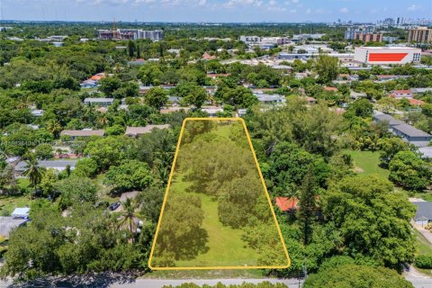 Купить коммерческую недвижимость в Майами, Флорида № 2036346 - фото 7