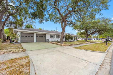 Casa en Clearwater, Florida 3 dormitorios, 143.91 m2 № 2273107