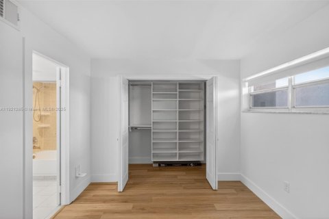 Condominio en alquiler en Miami Beach, Florida, 2 dormitorios, 76.18 m2 № 1976082 - foto 30