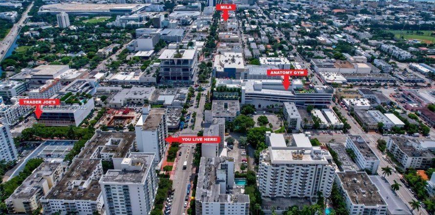 Condominio en Miami Beach, Florida, 2 dormitorios  № 1976082