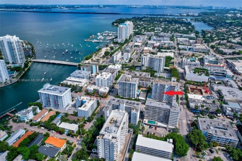 Condominio en alquiler en Miami Beach, Florida, 2 dormitorios, 76.18 m2 № 1976082 - foto 3