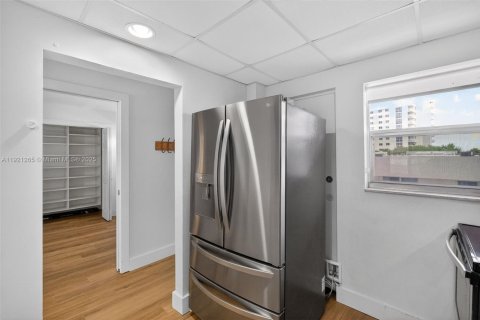 Condominio en alquiler en Miami Beach, Florida, 2 dormitorios, 76.18 m2 № 1976082 - foto 11