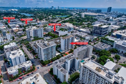 Condominio en alquiler en Miami Beach, Florida, 2 dormitorios, 76.18 m2 № 1976082 - foto 4