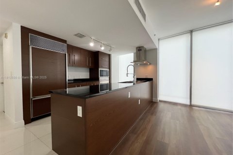 Condo in Miami, Florida, 2 bedrooms  № 1759157 - photo 3