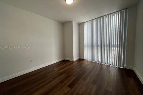 Condo in Miami, Florida, 2 bedrooms  № 1759157 - photo 9