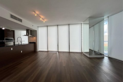 Condo in Miami, Florida, 2 bedrooms  № 1759157 - photo 6