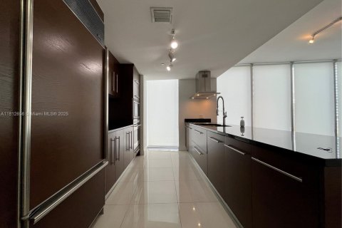 Condo in Miami, Florida, 2 bedrooms  № 1759157 - photo 4