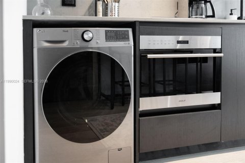 Condo in Miami, Florida № 2057837 - photo 14