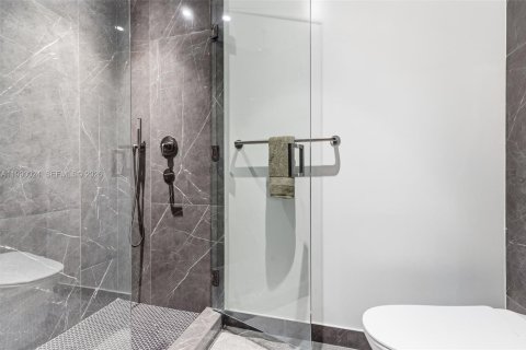 Condo in Miami, Florida № 2057837 - photo 17