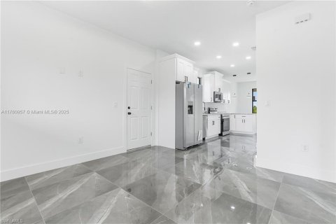 Villa ou maison à vendre à Lehigh Acres, Floride: 3 chambres № 1963109 - photo 5