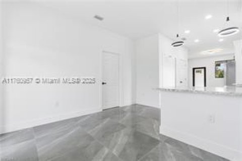 Villa ou maison à vendre à Lehigh Acres, Floride: 3 chambres № 1963109 - photo 7