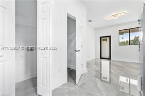 Villa ou maison à vendre à Lehigh Acres, Floride: 3 chambres № 1963109 - photo 4