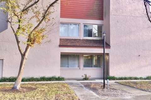 Apartamento en alquiler en Orlando, Florida, 1 dormitorio, 70.42 m2 № 1913952 - foto 1