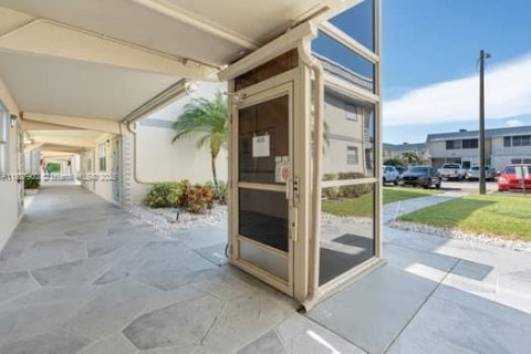 Condo in Delray Beach, Florida, 2 bedrooms  № 1802660 - photo 4