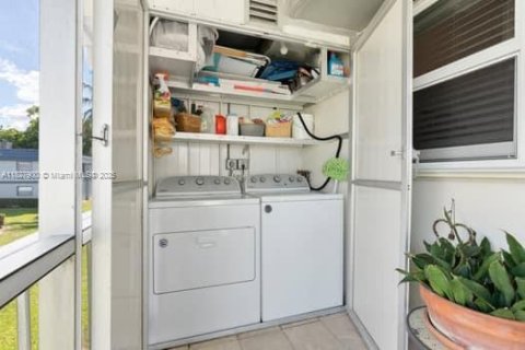 Condo in Delray Beach, Florida, 2 bedrooms  № 1802660 - photo 14