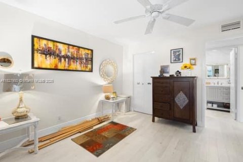 Condo in Delray Beach, Florida, 2 bedrooms  № 1802660 - photo 15