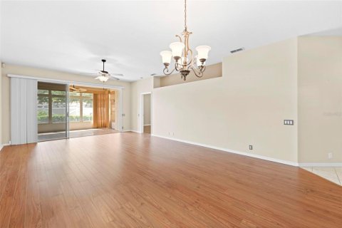 House in Spring Hill, Florida 2 bedrooms, 163.23 sq.m. № 2226600 - photo 8
