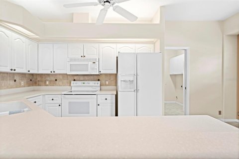 House in Spring Hill, Florida 2 bedrooms, 163.23 sq.m. № 2226600 - photo 7
