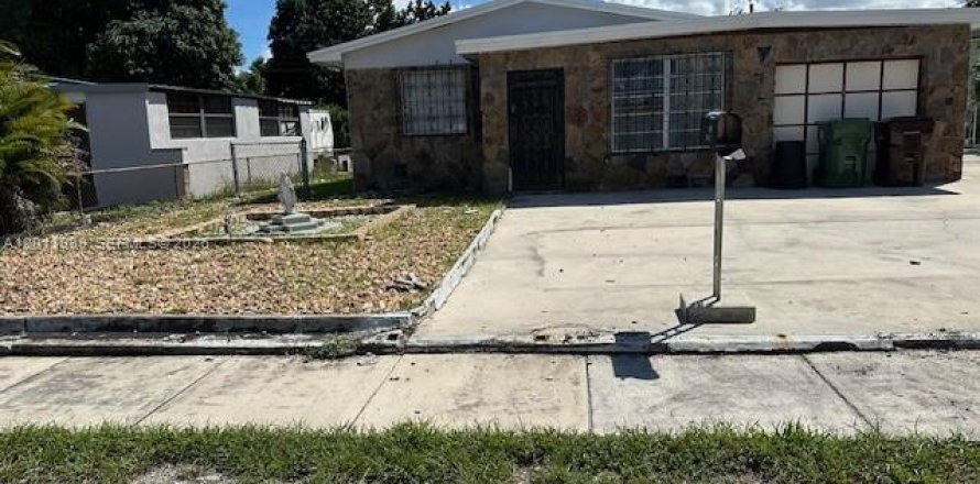 Villa ou maison à Hialeah, Floride 2 chambres, 140.75 m2 № 2074999