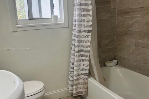 Commercial property in West Palm Beach, Florida № 1836411 - photo 10