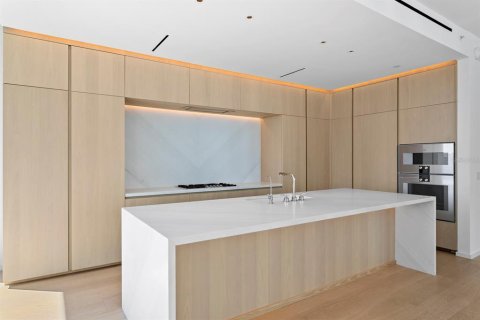 Condominio en venta en Tampa, Florida, 3 dormitorios, 280.01 m2 № 2235001 - foto 10