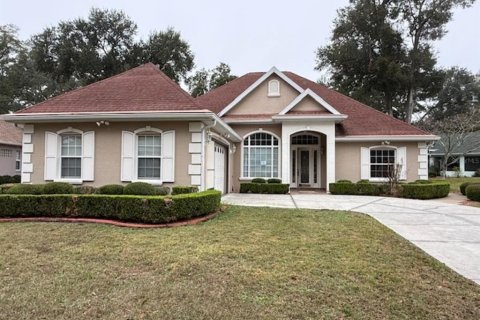 House in Ocala, Florida 3 bedrooms, 221.48 sq.m. № 2096100