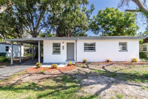 House in Tampa, Florida 3 bedrooms, 81.94 sq.m. № 1913128 - photo 1