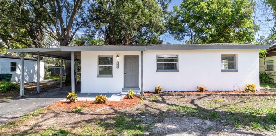 House in Tampa, Florida 3 bedrooms, 81.94 sq.m. № 1913128