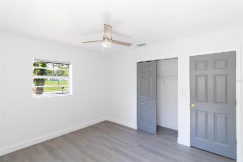 House in Tampa, Florida 3 bedrooms, 81.94 sq.m. № 1913128 - photo 26