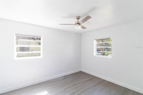House in Tampa, Florida 3 bedrooms, 81.94 sq.m. № 1913128 - photo 25
