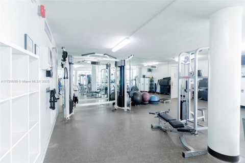Condo in Miami Beach, Florida, 1 bedroom  № 1729449 - photo 24