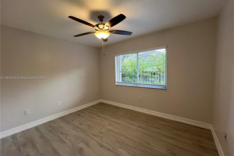 Villa ou maison à louer à Pembroke Pines, Floride: 3 chambres, 130.81 m2 № 1966643 - photo 19