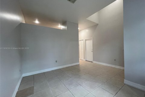 Villa ou maison à louer à Pembroke Pines, Floride: 3 chambres, 130.81 m2 № 1966643 - photo 6