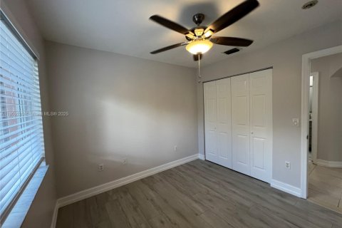 Villa ou maison à louer à Pembroke Pines, Floride: 3 chambres, 130.81 m2 № 1966643 - photo 17