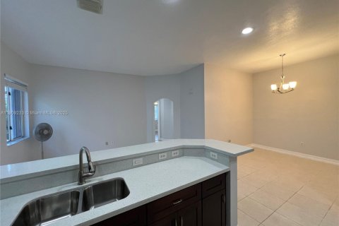 Villa ou maison à louer à Pembroke Pines, Floride: 3 chambres, 130.81 m2 № 1966643 - photo 11