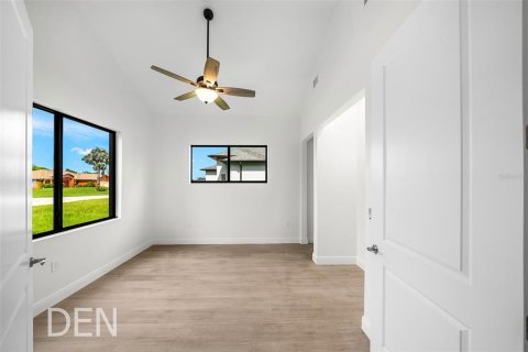 House in Lehigh Acres, Florida 4 bedrooms, 172.15 sq.m. № 1724250 - photo 11