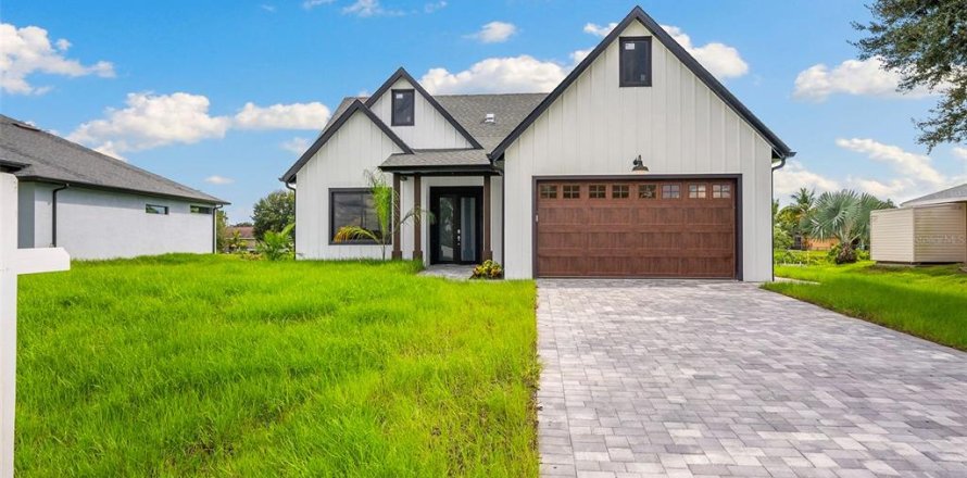 House in Lehigh Acres, Florida 4 bedrooms, 172.15 sq.m. № 1724250