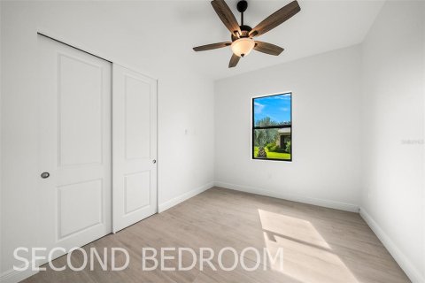 House in Lehigh Acres, Florida 4 bedrooms, 172.15 sq.m. № 1724250 - photo 20