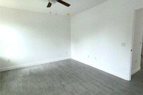 House in Umatilla, Florida 3 bedrooms, 116.13 sq.m. № 1654921 - photo 10